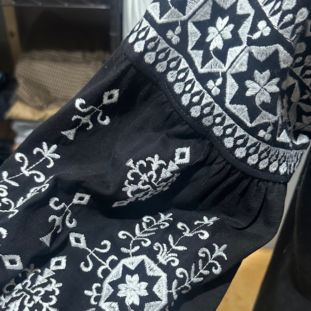 Solitaire Black Blouse with White Embroidery - Picture 4 of 8
